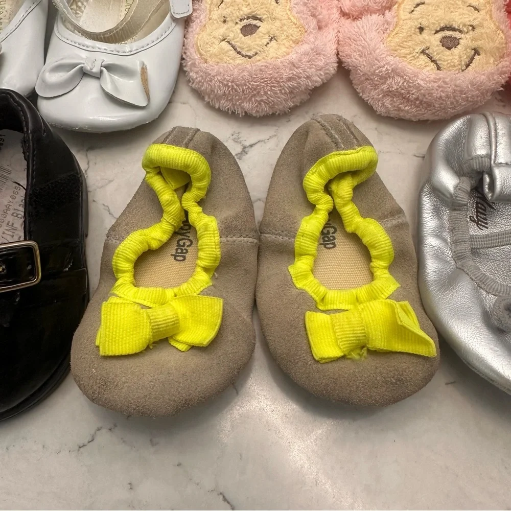 13 Pair Baby Girl Shoe Lot Sizes 0-3 Gap Old Navy Carters Vintage Winnie Pooh